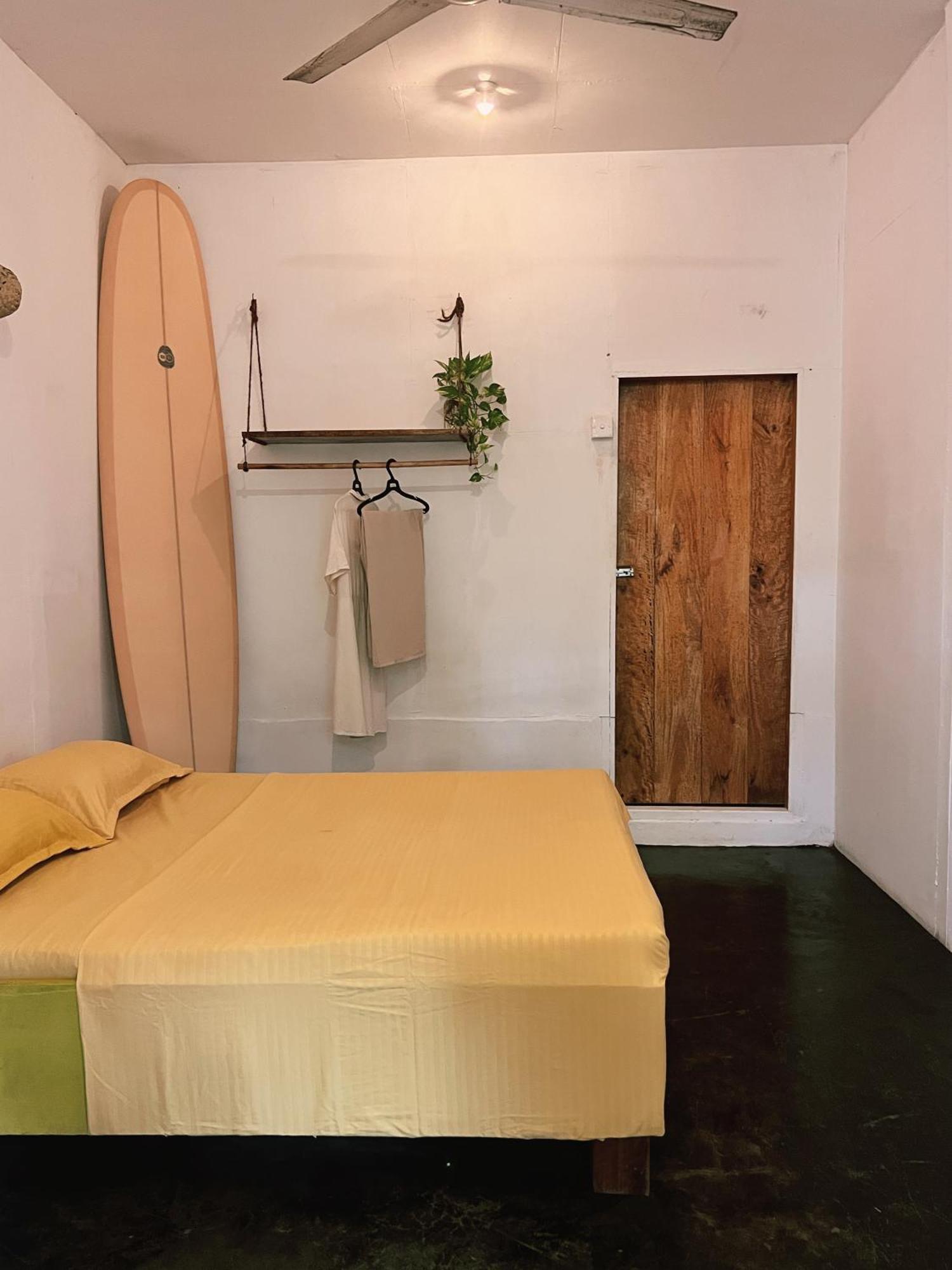 Hostel Wave Hunters Arugam Bay Exterior foto