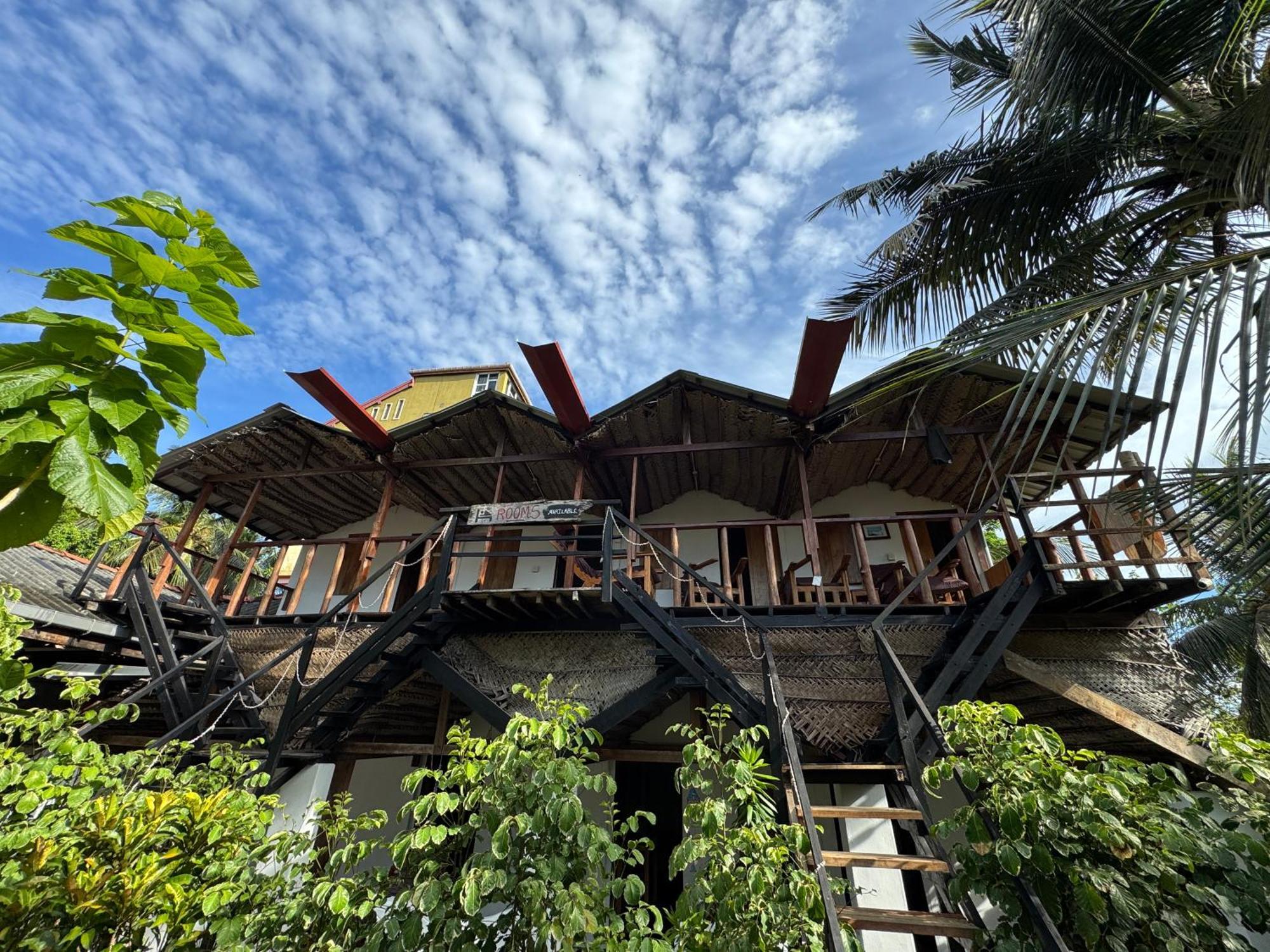 Hostel Wave Hunters Arugam Bay Exterior foto